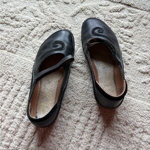 Naot Black Mary Jane Loafers with Swirl Detail